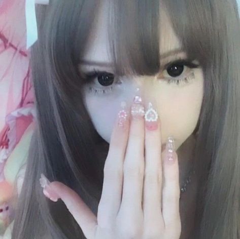 Gyaru Makeup, Doll Eye Makeup, Kawaii Makeup, Doll Makeup, Cute Makeup Looks, Doll Eyes, Discord Server, Cute Selfie Ideas, Pretty Selfies