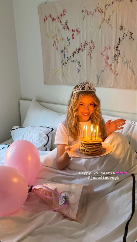 Boujee Birthday Aesthetic, 15 Birthday Outfit Ideas, Sweet 16th Birthday Party Ideas, Birthday Set Up, Birthday Picture Ideas Instagram, House Birthday Party Ideas, Dream Birthday, Birthday Aesthetic, Cute Birthday Pictures