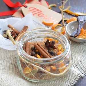 I’m sharing a simple Vanilla Citrus Spice Blend that’s more than a mulling spice. Simmering Pot, Recipe Gift, Simmer Pot Recipes, Mulling Spices, Simmer Pot, Pureed Food Recipes, Apple Cinnamon, Home Scents, House Smells