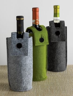 What a great way to gift a bottle of wine! Oh, the possibilities... Wine Sleeve, Felt Bags, Wine Bottle Gift Bag, Felt Case, Gift Holders, Wine Bottle Covers, Wine Bottle Bag, Wine Bottle Gift, Creative Gift Wrapping