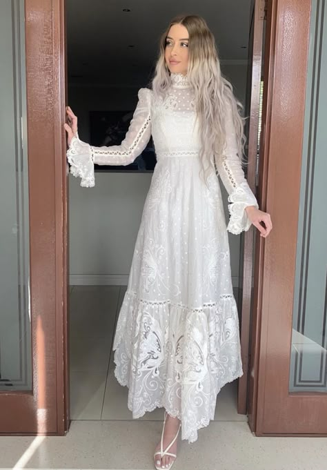 White Dantel Dress, Elegant White Embroidered Dress For Eid, Bohemian Off-white Dress For Eid, Event Dresses Elegant, Dantel Dress, White Long Sleeve Victorian Dress Vintage Style, White Long Sleeve Vintage Victorian Dress, Zimmerman White Lace Dress, Classic Outfits For Women