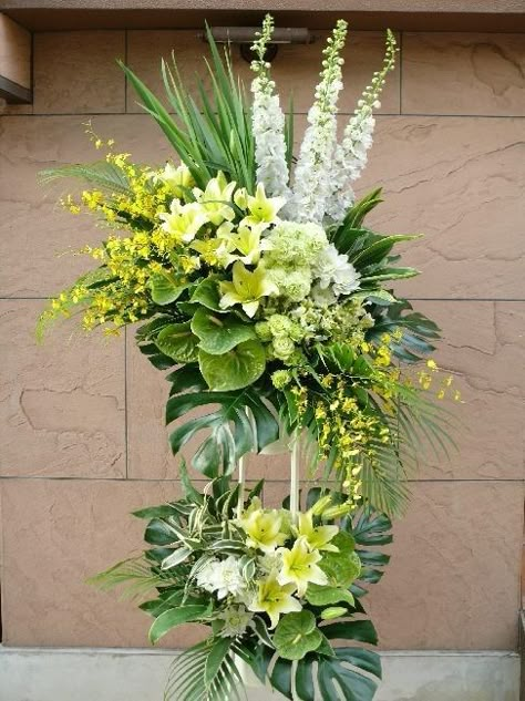 Tall Vase Arrangements, Flowers Arrangements Ideas, Hotel Flower Arrangements, Tall Flower Arrangements, Standing Flower, Tropical Flower Arrangements, Hotel Flowers, Large Floral Arrangements, Large Flower Arrangements