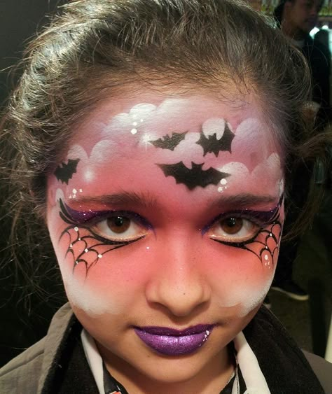 Bat Face Paint, Witch Face Paint, Kids Halloween Face, Face Painting Halloween Kids, Halloweenský Makeup, Girl Face Painting, Face Paint Makeup, Kids Face Paint, Face Painting Halloween