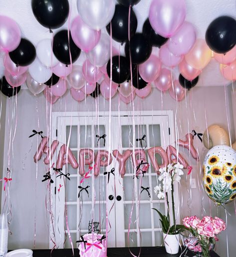 🌸💒🎀💗💅🏼 Black And Pink Baby Shower Ideas, Black And Pink Baby Shower, Pink Baby Shower Ideas, Hello Kitty And Spiderman, Black White Parties, Pink Baby Shower, White Party, Pink Baby, Black And Pink