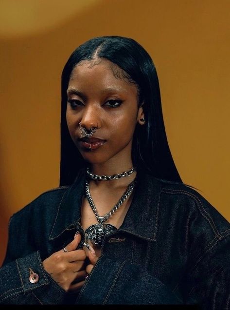 Soft Goth Black Women, Punk Black Women, Ashleigh Core, Grunge Black Women, Vamp Hair, Alternative Black Women, Alt Black Woman, Gothic Black Women, Afro Goth