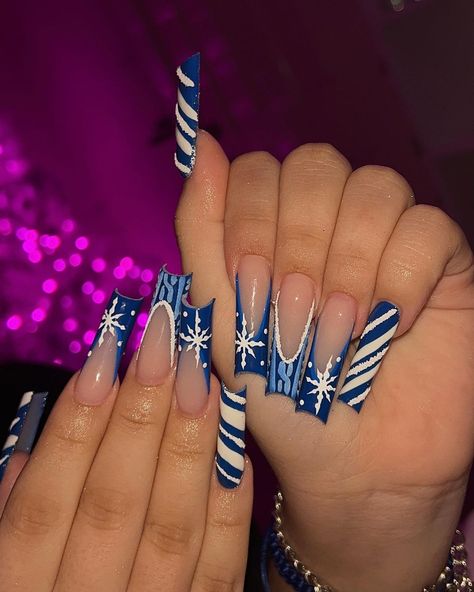 HOUSTON NAIL TECH 💗 (@nailzbynatalia) • Instagram photos and videos Christmas Bling Nails, Blue Christmas Nail Designs, Blue Christmas Nails, Blue Coffin Nails, Tapered Square Nails, Long Nail Designs, Colored Acrylic Nails, Classy Acrylic Nails, Blue Nail Designs