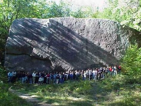 A 10,000 FOOT TSUNAMI? RUN Away From Giant Boulders! If you can? Lake Stevens Washington, A Real Friend, Giant Boulder, Irish Sea, Lake Geneva, In The News, Field Trip, New Hampshire, Bouldering