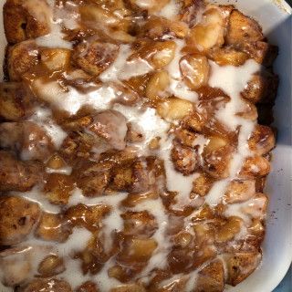 Cinnamon Roll Breakfast Bake, Apple Pie Filling Desserts, Apple Cinnamon Roll Bake, Pie Filling Desserts, Cinnamon Roll Breakfast, Sweet Breakfast Casserole, Cinnamon Roll Desserts, Cinnamon Roll Apple Pie, Baked Cinnamon Apples