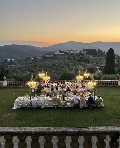 Wedding Money, Lake Como Wedding, Shooting Photo, Wedding Mood, Italian Wedding, Old Money Aesthetic, Dreamy Wedding, Food Stuff, Italy Wedding