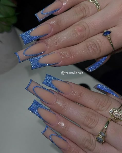 Spring Nails 2023 Gel Pink, White Nails Butterfly, Acrylic Nails Ideas Almond, Spring Nails 2023 Gel Almond, Short Square Spring Nails, Royal Blue And Silver Nails, Blue Acrylic Nails Ideas, Nails Stiletto Short, Baddie Almond Nails