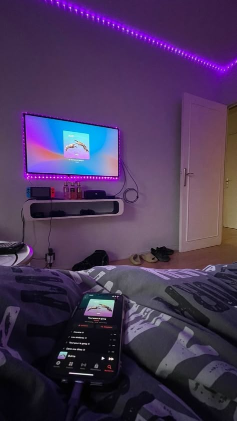 Room With Tv Bedrooms Aesthetic, Tv Aesthetic Bedroom, Music On Tv Aesthetic, Aesthetic Room With Tv, Tv Bedroom Aesthetic, Men Room Aesthetic, Aesthetic Room Men, Tv Room Aesthetic, Tv In Room Aesthetic