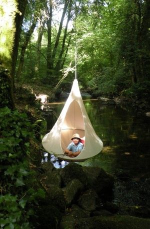 GIVEAWAY - Hang-In-Out Single White Cacoon worth £225 Cacoon Hammock, Modern Hanging Chairs, Nest Chair, Diy Daybed, Backyard Trampoline, Hanging Tent, Hanging Hammock, Outdoor Hammock, Tree Houses