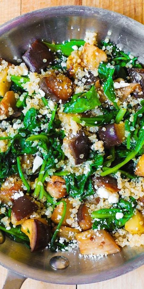 Roasted Eggplant, Spinach, Quinoa, and Feta Salad – healthy, Mediterranean-style, gluten free recipe. It’s also vegetarian, paleo, low calorie, low carb and low cholesterol, high in fiber and protein (from quinoa). Even though it’s a salad, it also makes a great main dish. Eggplant Recipes Healthy, Fasting Food, Low Calorie Low Carb, Healthy Superbowl Snacks, Recipes Quinoa, Food Vegetarian, Feta Recipes, Keto Recipes Breakfast, Roasted Eggplant