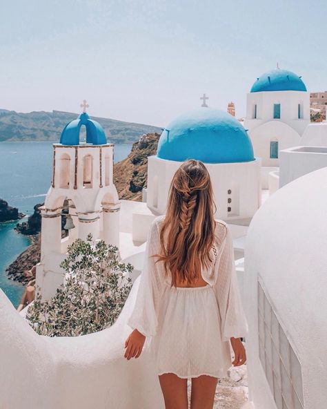 Grecia Santorini, Santorini Oia, Greece Outfit, Santorini Blue, Santorini Travel, Greece Vacation, Warm Spring, Summer Instagram, Love Is In The Air