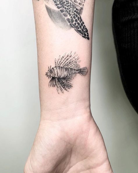 Lion fish ⚡️ Sleeve in Progress #blackandgreytattoo #tattoosleeve #lionfish #underthesea #deepocean #oceantattoo #fishtattoo Lion Fish Tattoo Design, Zebra Fish Tattoo, Ocean Coral Tattoo, Salt Water Fish Tattoo, School Of Fish Tattoo, Lion Fish Tattoo, Lionfish Tattoo, Ocean Theme Tattoo, Realistic Animal Tattoos