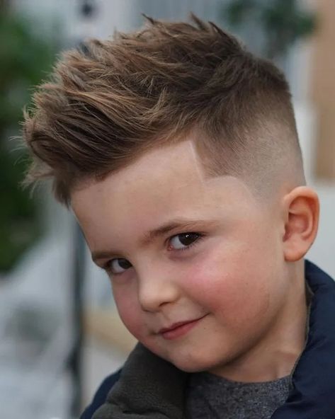 We have shared the best and latest boys haircuts in this gallery. Take a look at our gallery to get inspiration about new boy hairstyles. Boys Haircut Names, Haircuts Wavy, Modern Boy Haircuts, Mens Haircuts Wavy Hair, Cute Boys Haircuts, Haircut At Home, Boys Military Haircut, Kids Hairstyles Boys, Tan Skin Blonde Hair