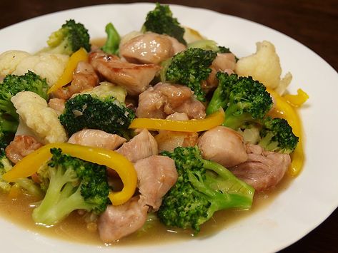 Chicken, Cauliflower and Broccoli Stir Fry Stir Fry Chicken And Broccoli, Broccoli Cauliflower Recipes, Stir Fry Chicken, Chicken And Cauliflower, Cauliflower And Broccoli, Cauliflower Stir Fry, Broccoli And Cauliflower, Fry Chicken, Chinese Vegetables