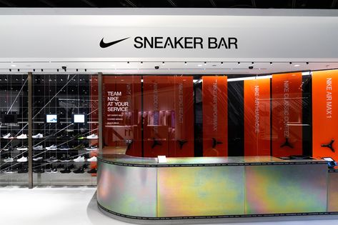 Sections Nike App, Vapormax Nike, Shop Pictures, Sneaker Bar, Nike Classic Cortez, Classic Cortez, Capri Italy, Nike Classic, Up House