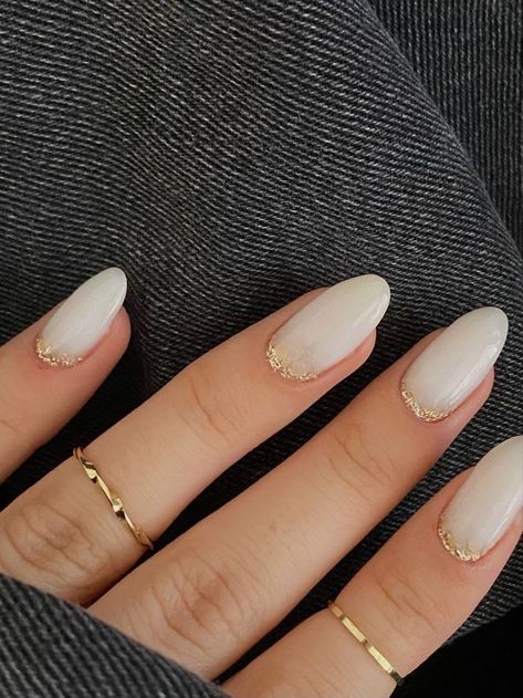 Firefly Nails, Proposal Nails Engagement, White Nails With Gold, Engagement Nails, Subtle Nails, Simple Gel Nails, Minimal Nails, Casual Nails, Nails Desing