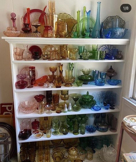 Aesthetic Home Decor Ideas, Glassware Display, Design Home Ideas, Painting Hacks, Colorful Room Decor, Colourful Living Room Decor, Cottagecore Home, Home Decor Painting, Transforming Furniture