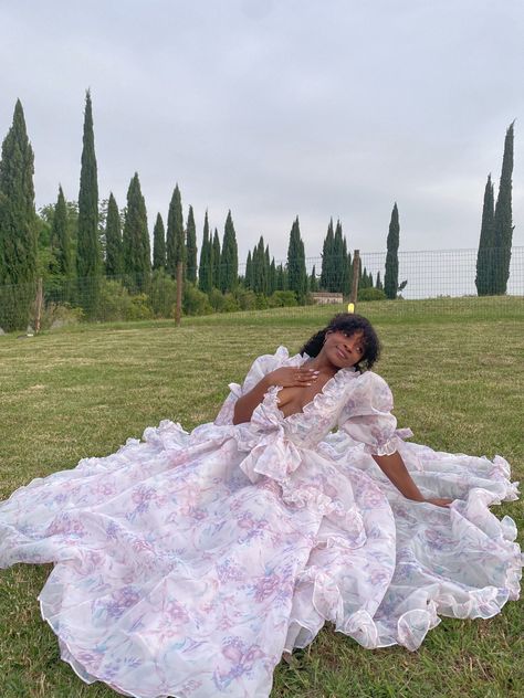 Selkie Gown, Selkie Dress Photoshoot, Big Puffy Dresses, Ballgown Photoshoot, Selkie Wedding Dress, Ball Gown Photoshoot, Princess Core Aesthetic, Big Ball Gowns, Princess Photo Shoot