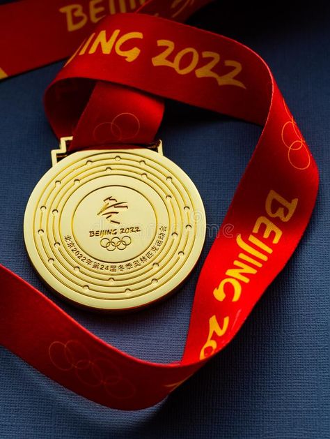 Medal Photography, Medal Design, Sports Medals, About Paris, Trophy Design, Bike Photoshoot, Olympic Gold Medals, Olympic Medals, French Open