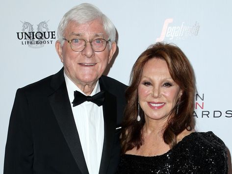 All About Phil Donahue and Marlo Thomas' 5 Children — People Phil Donahue, Marlo Thomas, Longest Marriage, Mary Rose, Father Photo, Long Relationship, Step Parenting, Famous Couples, Successful Relationships