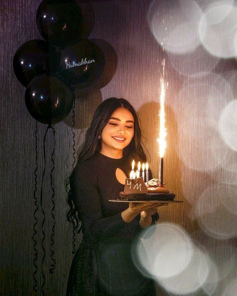 Birthday Photoshoot Ideas, Birthday Balloons Pictures, Birthday Party Photography, 21st Birthday Photoshoot, Cute Birthday Pictures, Birthday Post Instagram, Birthday Photography, Party Photography, Birthday Pictures