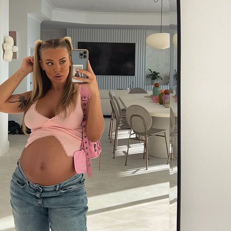 Postpartum Fashion, Bella Hadid Street Style, Cute Pregnancy Pictures, Tammy Hembrow, Pregnancy Goals, Teen Pregnancy, Beautiful Pregnancy, Pretty Pregnant, Cute Maternity Outfits