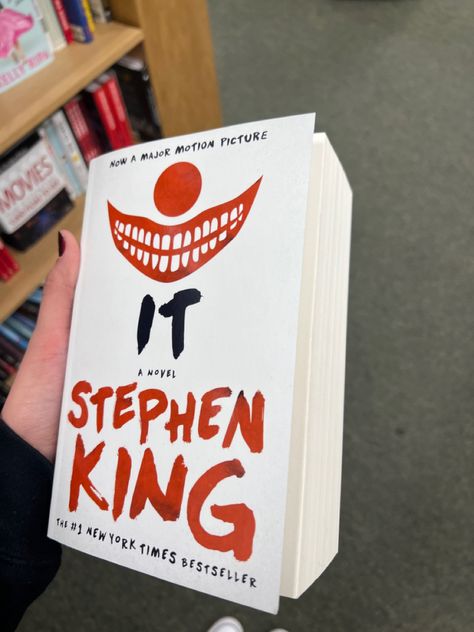 It Book Cover Stephen King, Books By Stephen King, Steven King Books Aesthetic, It Book Stephen King Aesthetic, It Book Stephen King, Steven King Books, Stephen King Books Aesthetic, Stephen King It Book, Horror Books Aesthetic