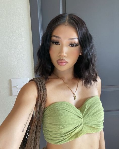 Green Tube Top Outfit, Pretty Girl Makeup, Makeup Routine Guide, Tube Top Outfit, Ig Baddie, Green Tube Top, Tube Top Outfits, Makeup Hairstyles, Pink Lifestyle