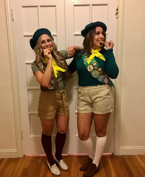 Girl Scouts Halloween Girl Scout Costume, Teenage Halloween Costumes, Brownie Girl Scout, Carnaval Costume, Hallowen Ideas, Girl Scout Leader, Halloween Costumes Friends, Costume Diy, Group Halloween Costumes