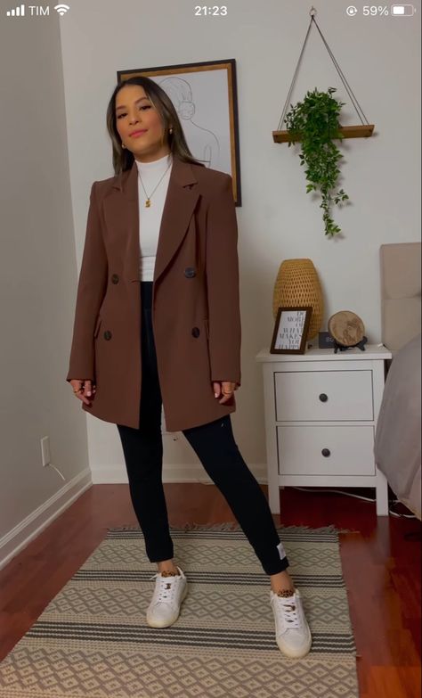 Blazer Marron Outfit, Caramel Blazer Outfit, Light Brown Blazer Outfit, Brown Blouse Outfit, Brown Blazer Outfit, Blazer Outfits For Women, Brown Blouse, Outfit Mujer, Brown Blazer