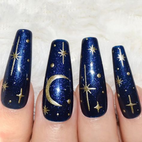 30+ Magical Star Nail Design Ideas That Will Leave You Starry-Eyed Nail Classy, Designs Nails Art, Cosmic Nails, Star Drawing, Nails Star, Stars Nails, Designed Nails, Star Nail Designs, Fashionable Nails