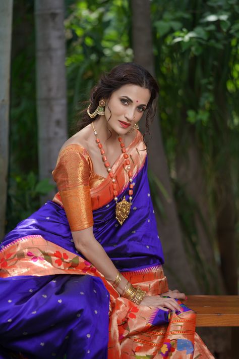 Shilpa Reddy, Patola Sari, Traditional Silk Saree, Kanjivaram Saree, Saree Blouse Designs Latest, Saree Models, Fancy Blouse, Saree Trends, Kanjivaram Sarees