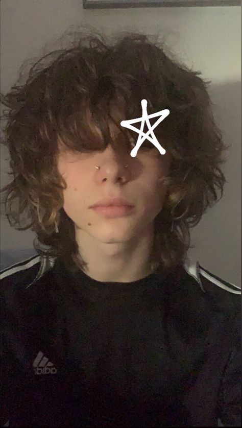 Trans Haircut Ftm, Curly Emo Hair, Skater Hair, Short Dyed Hair, Short Grunge Hair, Hair Inspiration Short, Fluffy Hair, Cool Hair, Hair Reference