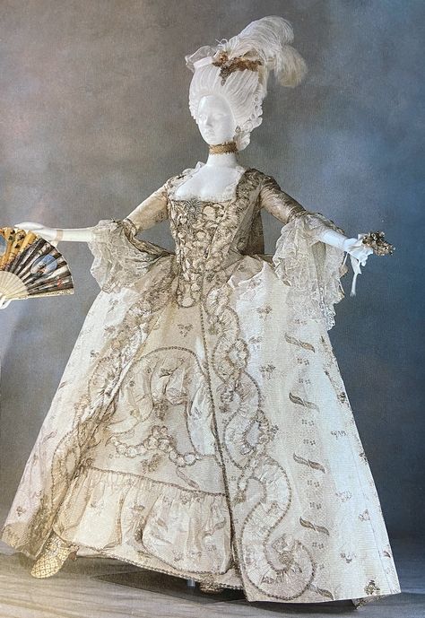 1700 Dress, 1770s Fashion, 18th Century Dresses, European Clothing, Rococo Dress, Historical Gowns, 18th Century Dress, Rococo Fashion, 18th Century Costume