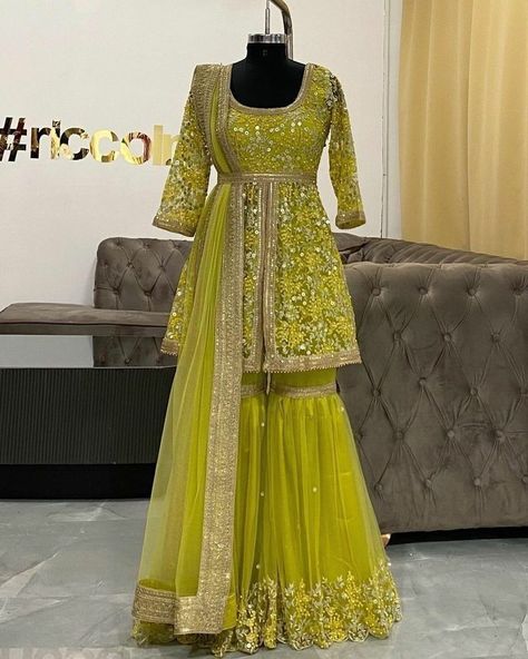 Mehndi Outfit Ideas, Mehndi Outfit, Mehndi Dress, Latest Bridal Dresses, Pakistani Wedding Outfits, Pakistani Fancy Dresses, Beautiful Pakistani Dresses, Salwar Kamiz, Beautiful Dress Designs