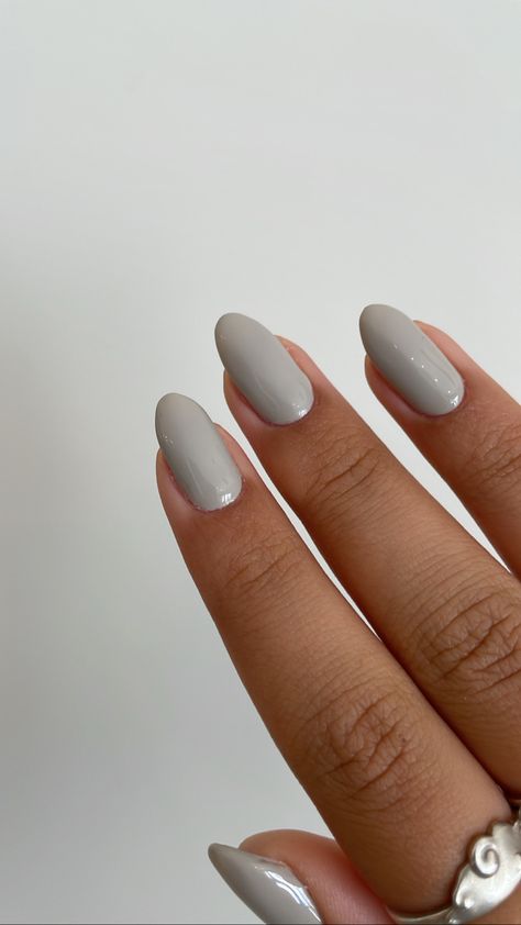 Grey And White Almond Nails, Light Grey Almond Nails, Milky Grey Nails, Light Gray Chrome Nails, Light Grey French Tip Nails, Grey Almond Acrylic Nails, Grey Nails With Chrome, Light Grey Chrome Nails, Light Gray Nail Ideas