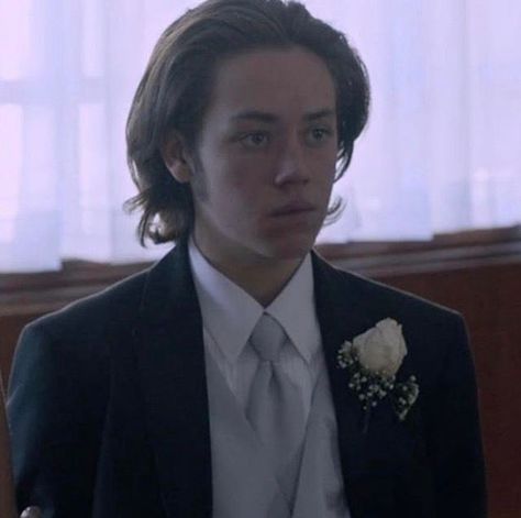 Carl Gallagher Imagines, Carl Gallagher Wattpad, Carl Gallagher Long Hair, Carl Gallagher Pfp, Carl Gallagher Wallpaper, White Boy Carl, Carl Shameless, Ethan Cutkosky, Shameless Characters