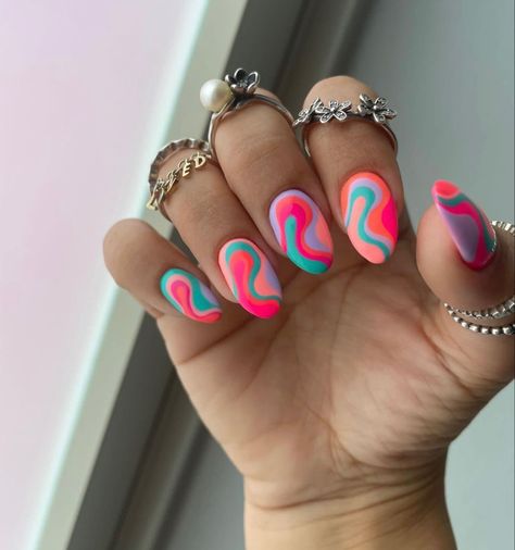 Abstract Colorful Nails, Glitter Abstract Nails, Nail Designs Bright Colors, Summer Nails 2023, Nails Art Designs, Retro Nails, Winter Nails Acrylic, Summery Nails, Vibrant Nails