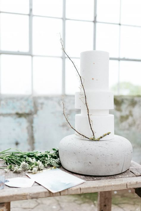 Wedding Cake Base, Concrete Wedding, Wedding Cake Prices, Romantic Elopement, Simplistic Style, Spring Colours, Classic Wedding Cake, Florist Wedding, Wedding Cake Table