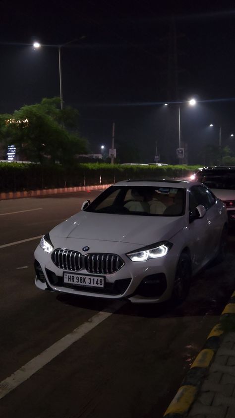 Car Headlights Aesthetic, White Bmw Aesthetic, Headlights Aesthetic, Bmw White Car, Bmw Headlights, Bmw Aesthetic, Bmw 2 Series Gran Coupe, White Bmw, Bmw White