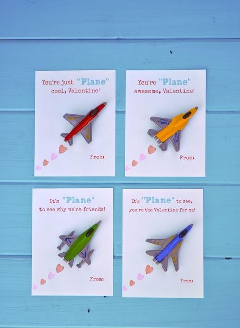 Free Printable DIY Toy Plane Valentines Preschool Boy Valentines, Valentine Card Ideas For Kids, Valentine Card Ideas, Free Printable Valentines Cards, Homemade Valentines Day Cards, Printable Toys, Valentine Gifts For Kids, Printable Valentines Cards, Preschool Valentines