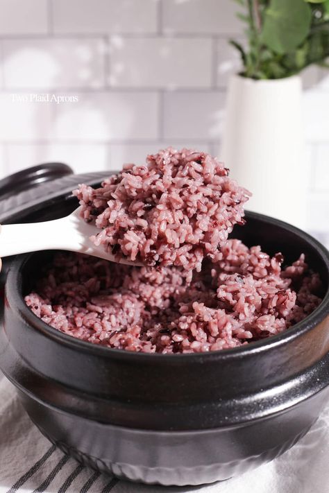 Mixed Grain Rice, Korean Multigrain Rice, Korean Purple Rice, Purple Rice Recipes, Korean Rice Bowl, Rice Alternatives, Onigiri Recipe, Mixed Rice, Black Dessert