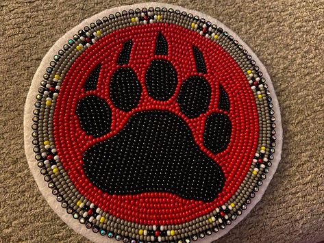 Beaded Medallion Patterns, Bear Paw Beading Pattern, Bear Paw Beadwork, Beaded Medallion Native American, Beaded Bear Paw, Mi'kmaq Beadwork, Beaded Bear Paw Medallion, Bear Paw Beaded Medallion, Native Beadwork Medallion