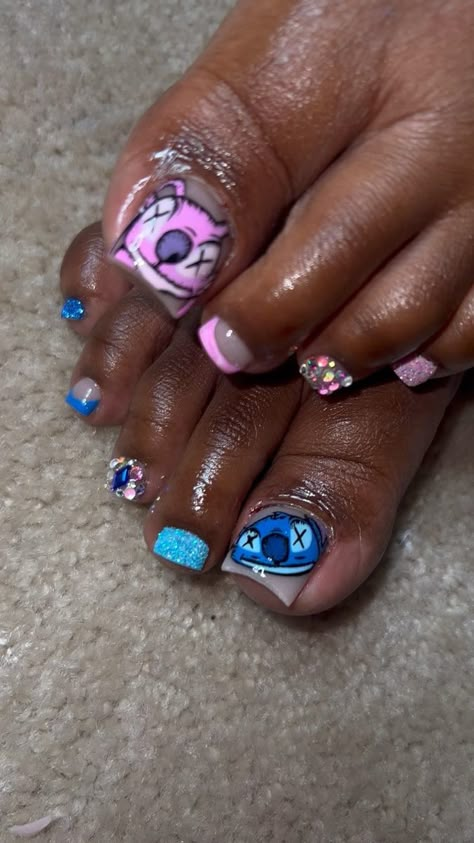 Blue Toes With Design, Stitch Nails Acrylic, Stitch Nail Designs, Lilo And Stitch Nails, Toenails Pedicure, Stitch Nails, Purple Toe Nails, Purple Toes, Toes Nails