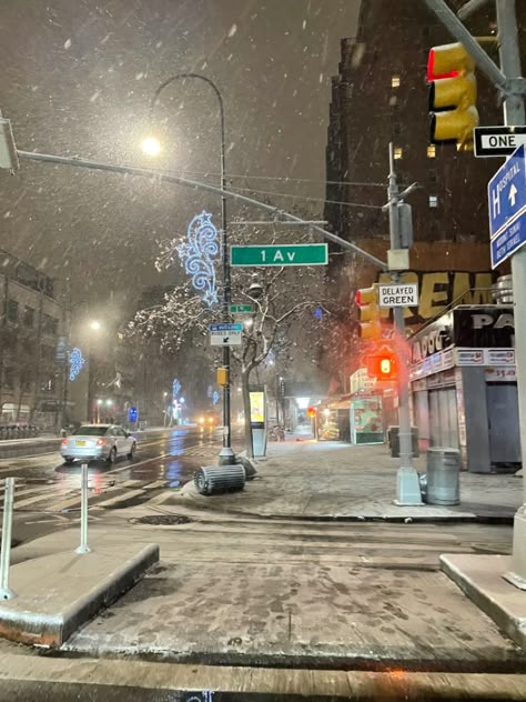 Winter In The City, Nyc In The Winter, Snow City, New York City Winter, New York Spotify Cover, Winter In Nyc, New York Aesthetic Snow, America Snow, Snowing In New York