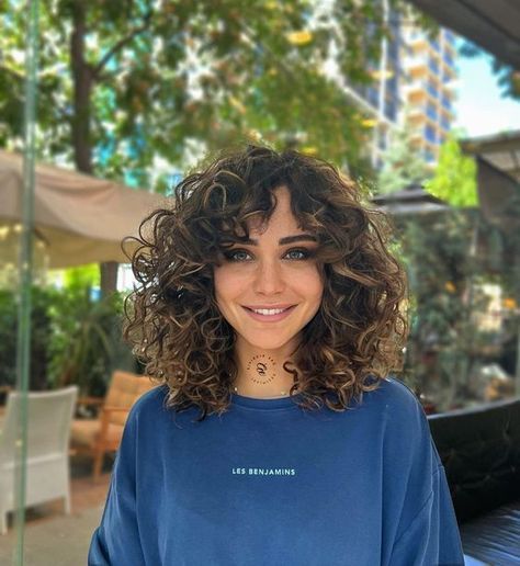 27 BEST SHORT CURLY HAIR WITH BANGS TO TRY THIS YEAR - julsweek Curly Hair Bangs Balayage, Curly Short Layered Haircuts, Short Length Curly Haircut, Stacked Curly Haircut, Curly Short Hair Layers, Curly Hair Round Layers, Devacut Curly Hair, Shoulder Length Haircut For Curly Hair, Curly Hair Cuts Short Layers