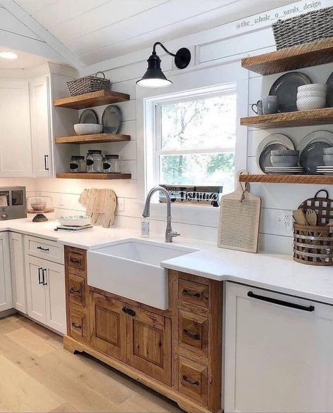 Rustic Galley Kitchen Ideas, Kitchen Remodel Galley Style, Modern Farmhouse Galley Kitchen, Farmhouse Galley Kitchen Ideas, Rustic Galley Kitchen, Farmhouse Galley Kitchen, Adu Interior, Small Galley Kitchen Ideas Narrow, Galley Kitchen Ideas Narrow